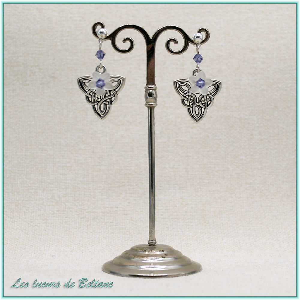Boucles d'oreilles Bláthnat (fleur blanche)