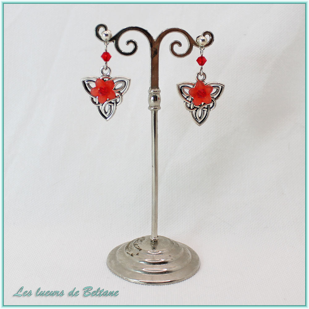 Boucles d'oreilles Bláthnat (fleur colorée)