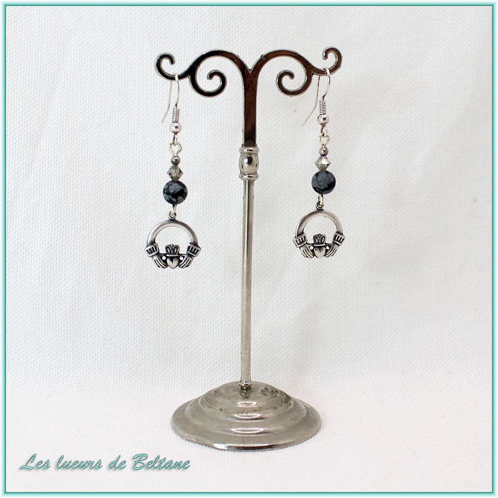 Boucles d'oreilles Claddagh argenté et perle d'obsidienne neige, faites main