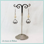 Boucles d'oreilles Claddagh argenté et perle de pierre de rivière, faites main