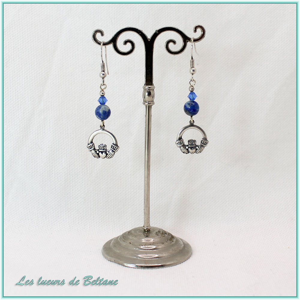 Boucles d'oreilles Claddagh argenté et perle de sodalite, faites main
