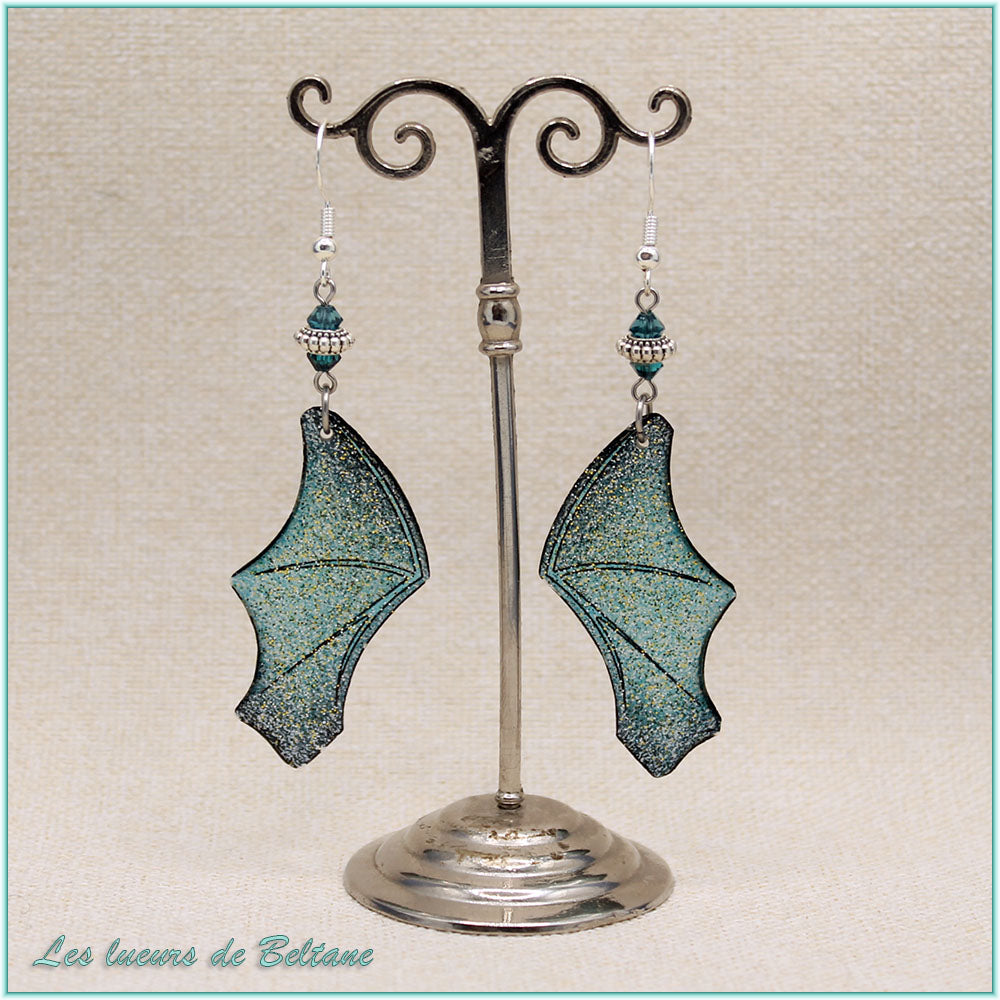 Boucles d'oreilles ailes de dragon en résine bleu turquoise foncé, faites main