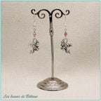 Boucles d'oreilles petit dragon argenté et perle de cristal rose, faites main
