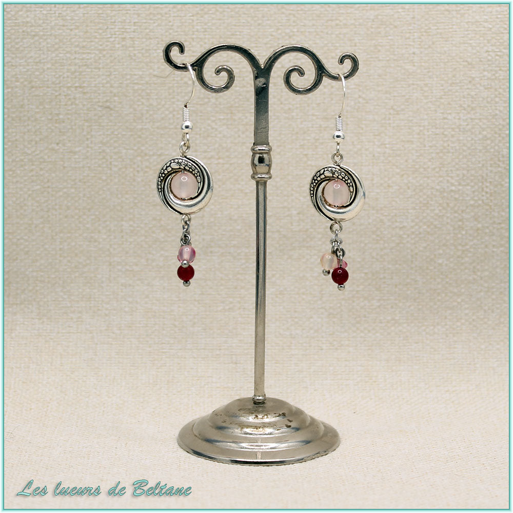 Boucles d'oreilles griffes de dragon en yin et yang, quartz rose et agate fuchsia, faites main