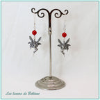 Boucles d'oreilles fée en laiton argenté et perle de corail rouge, faites main