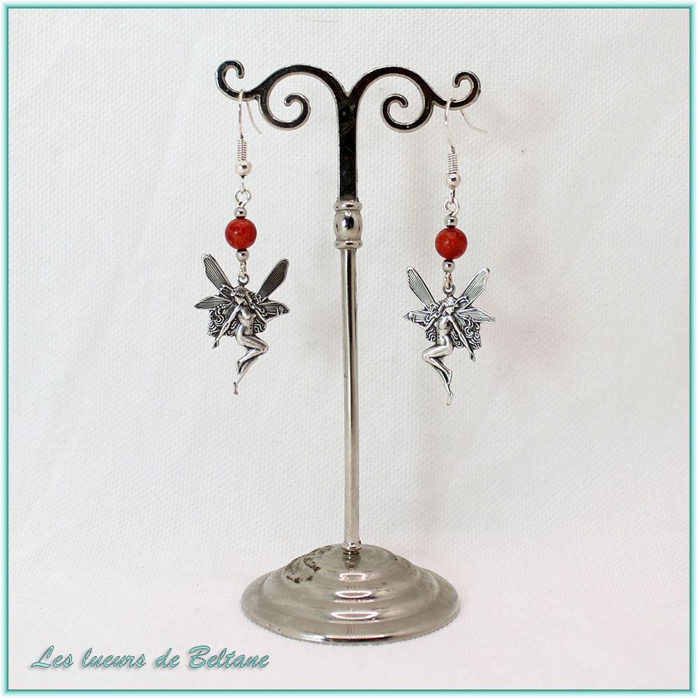 Boucles d'oreilles fée en laiton argenté et perle de corail éponge, faites main