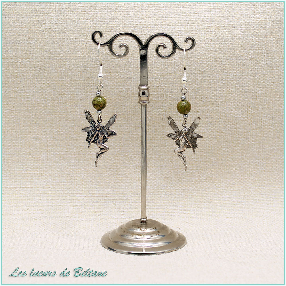 Boucles d'oreilles fée en laiton argenté et perle d'unakite, faites main