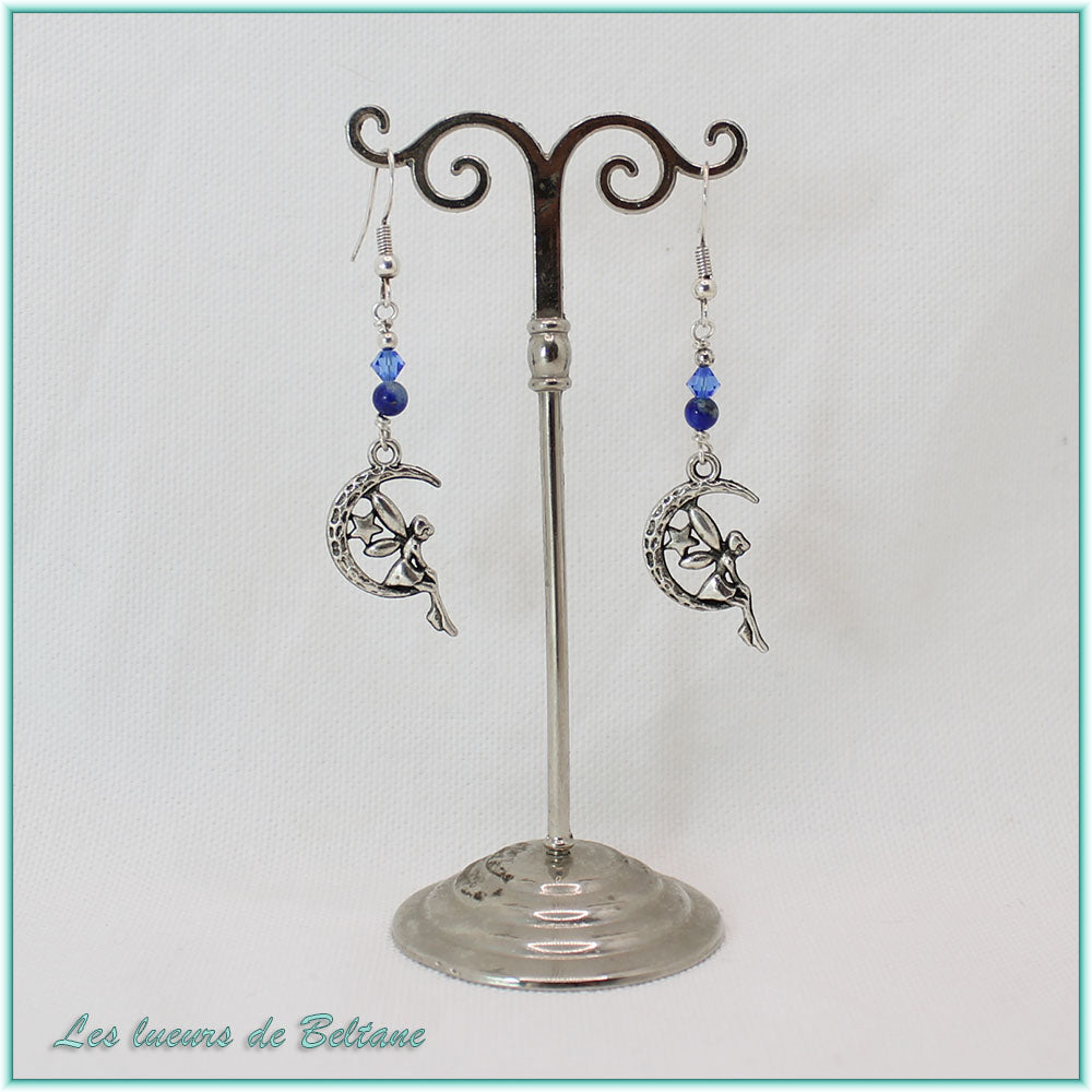 Boucles d'oreilles fée sur un croissant de lune et perle de lapis lazuli, faites main