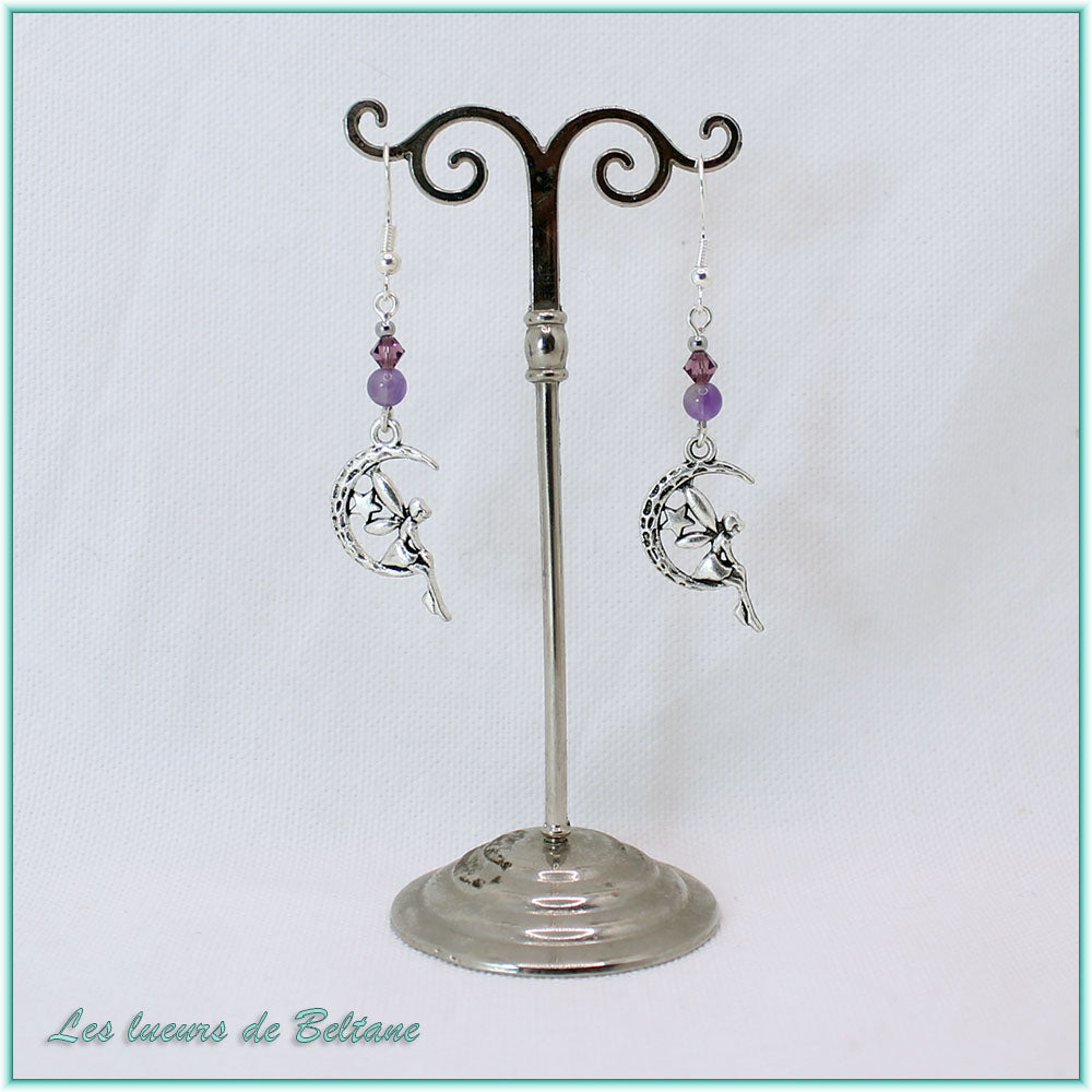 Boucles d'oreilles fée sur un croissant de lune et perle d'améthyste, faites main