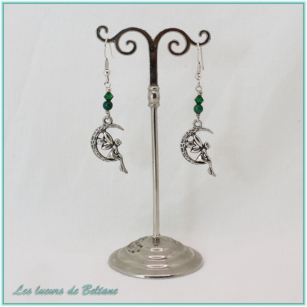 Boucles d'oreilles fée sur un croissant de lune et perle de malachite, faites main