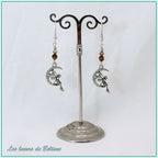 Boucles d'oreilles fée sur un croissant de lune et perle d'œil de tigre, faites main