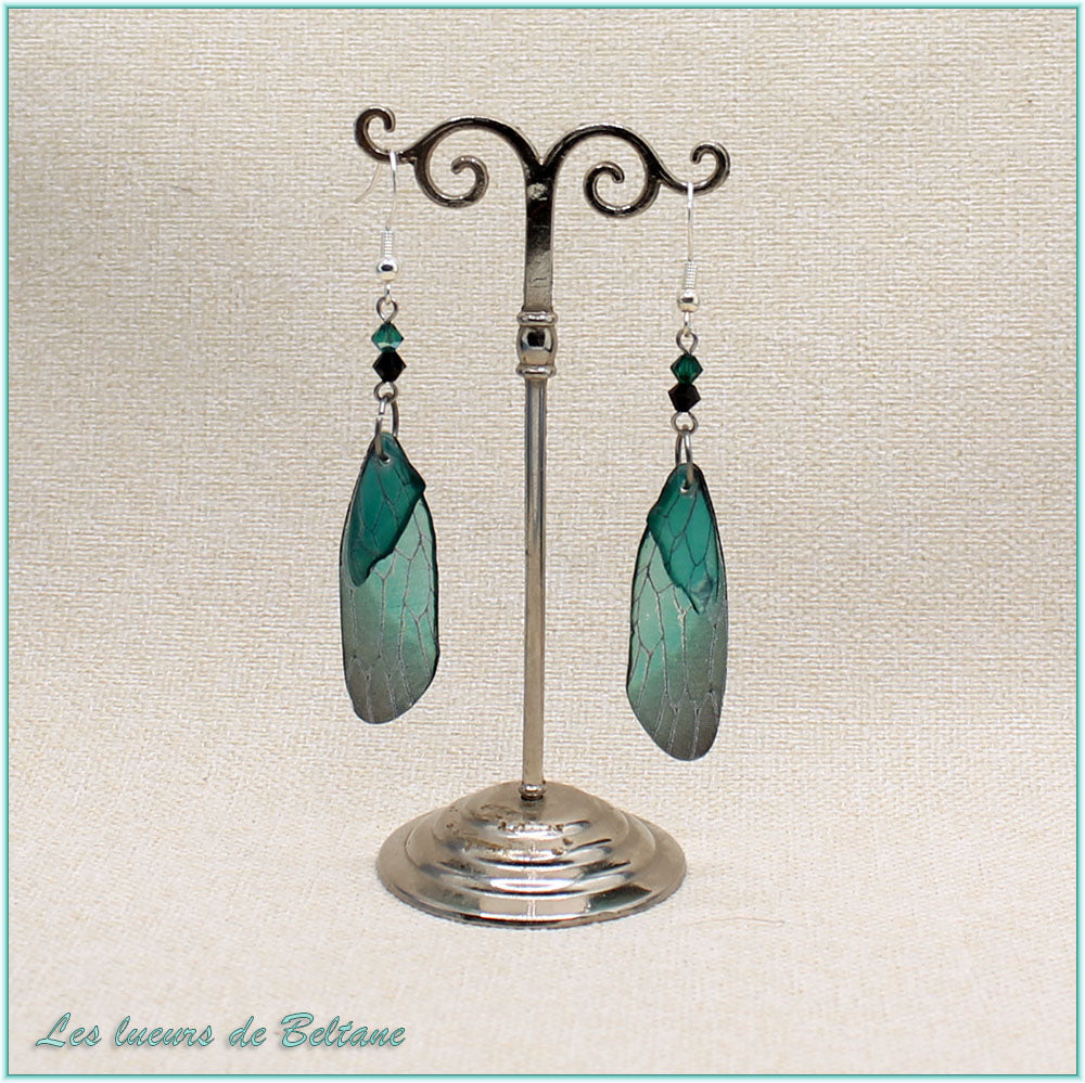Boucles d'oreilles ailes de cigale en résine vert émeraude, faites main