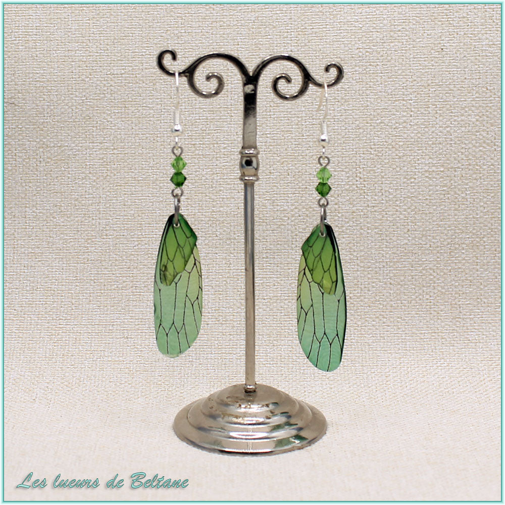 Boucles d'oreilles ailes de cigale en résine verte, faites main