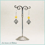 Boucles d'oreilles Aliénor, fleur de lys baroque, perles de jade jaune et de cristal