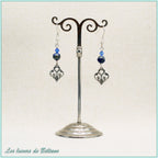 Boucles d'oreilles Aliénor, fleur de lys baroque, perles de lapis-lazuli et de cristal