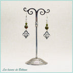 Boucles d'oreilles Aliénor, fleur de lys baroque, perles d'unakite et de cristal