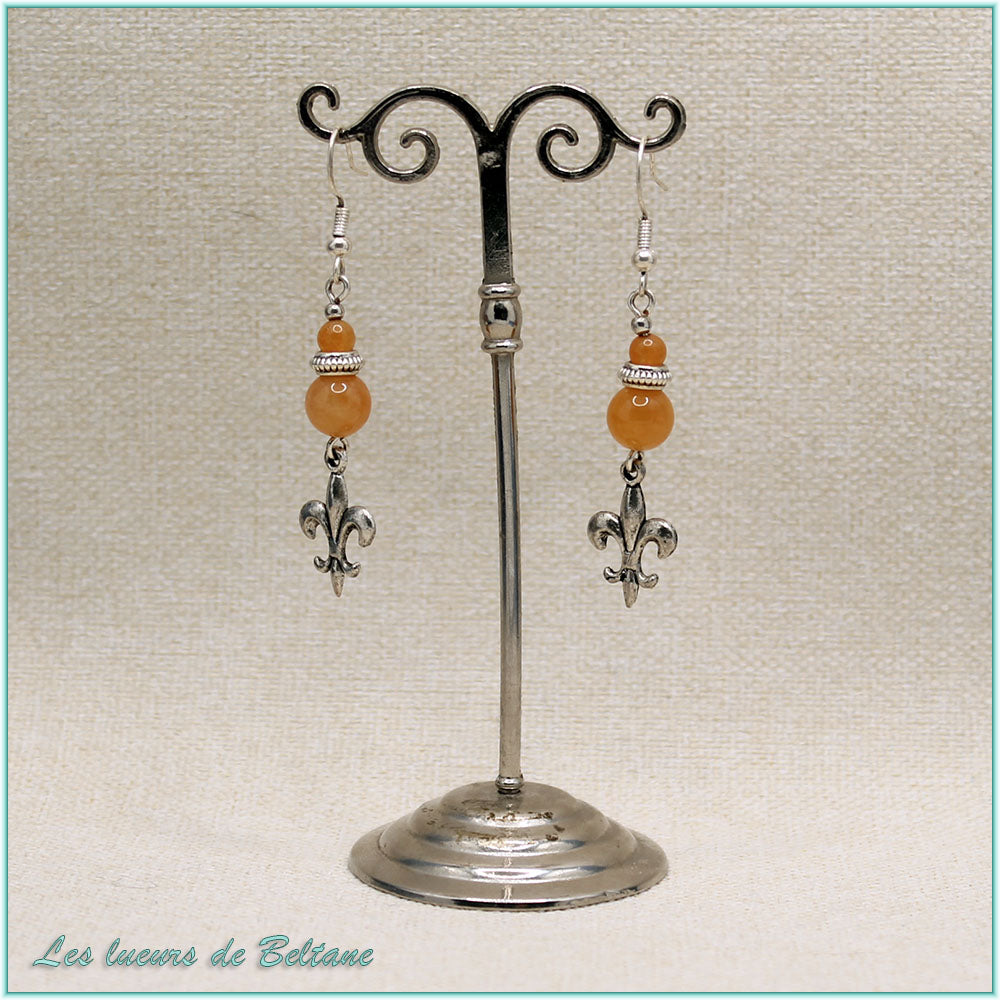 Boucles d'oreilles fleur de lys argentée et perle d'aventurine, faites main