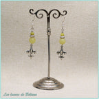 Boucles d'oreilles fleur de lys argentée et perle de jade citron, faites main