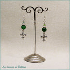 Boucles d'oreilles fleur de lys argentée et perle de jade vert, faites main
