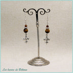 Boucles d'oreilles fleur de lys argentée et perle d'œil de tigre, faites main