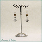 Boucles d'oreilles Iseult, fleur de lys argentée et perle d'unakite