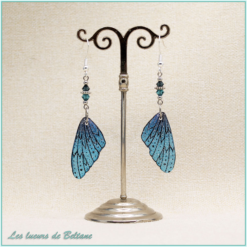 Boucles d'oreilles Oona pailletées, aile de fée en résine bleue
