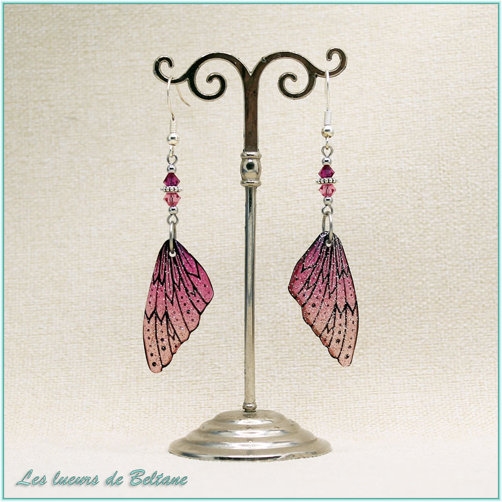 Boucles d'oreilles Oona pailletées, aile de fée en résine rose fuchsia