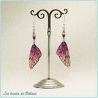 Boucles d'oreilles Oona, aile de fée en résine rose fuchsia