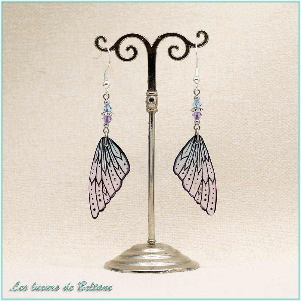 Boucles d'oreilles Oona, aile de fée en résine violet bleuté