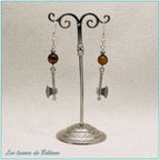 Boucles d'oreilles hache gravée et perle d'œil de tigre, faites main