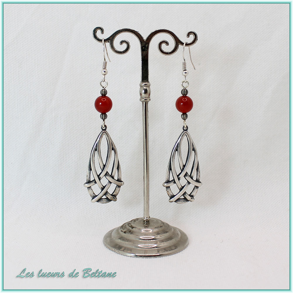 Boucles d'oreilles Seren, goutte celtique et pierre de cornaline