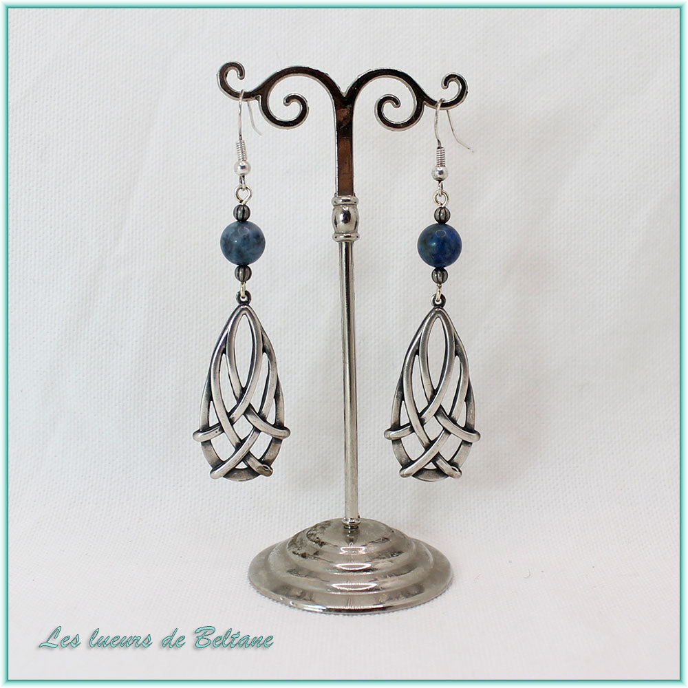 Boucles d'oreilles Seren, goutte celtique et pierre de sodalite