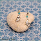 Boucles d'oreilles Soazig, sorcière argentée et perle bleu turquoise, autre vue