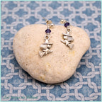 Boucles d'oreilles Soazig, sorcière argentée et perle violette, autre vue