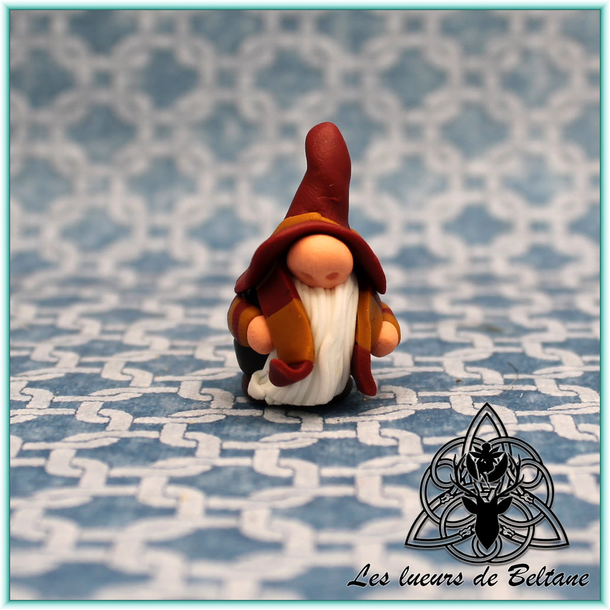 Bryn, gnome apprenti sorcier modelé à la main en pâte polymère