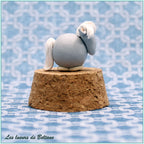 Enbarr, petit cheval gris aux crins blancs, autre vue