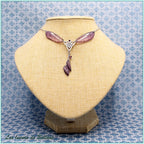 Collier ailes de cigale pailletées violet prune et double triquetra argenté, fait main