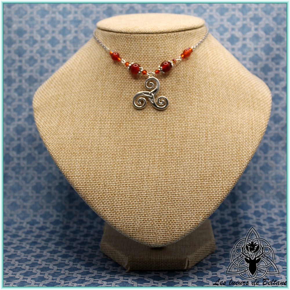 Collier triskell central, pierre de cornaline