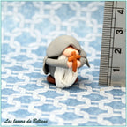 Ronan, gnome moine fait main, vue de dos