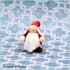 Nedeleg, gnome père Noël à la barbe blanche, fait main en pâte polymère