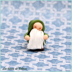 Mabon, gnome vert au bonnet enroulé en spirale et longue barbe blanche, fait main