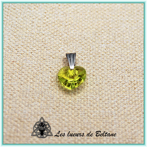 Pendentif petit cœur en cristal, coloris vert acidulé